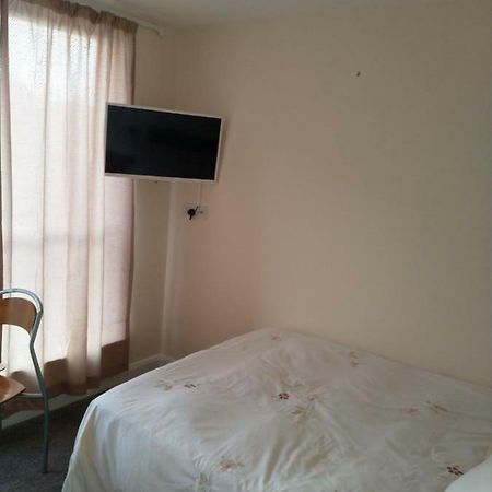 Denny Guests House / Green Lane Liverpool Bagian luar foto